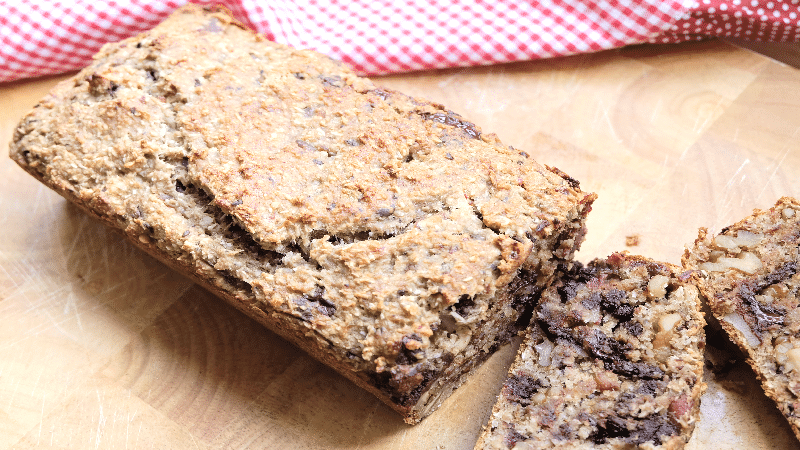 Bananenbrood met kokos noten en chocolade