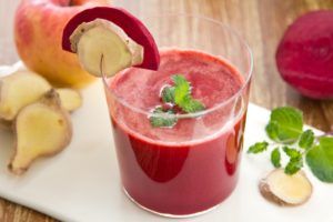 rode bieten smoothie met bleekselderij