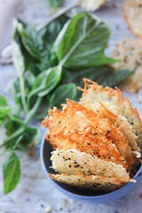 Koolhydraatarme kaaschips uit de oven