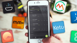 persoon houdt smartphone vast