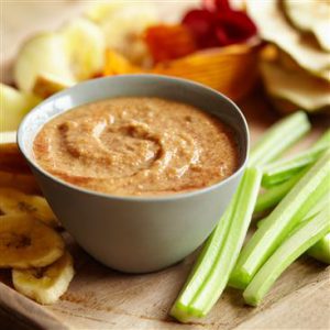 Pindakaas als koolhydraatarme dip