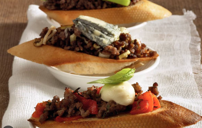 Tapenade op crostini